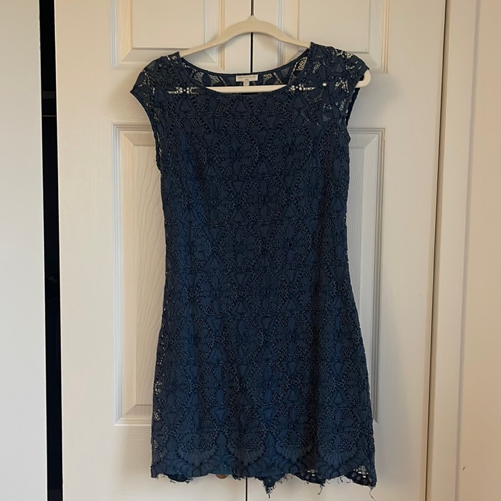 Laced navy blue dress - grain de malice - size 6